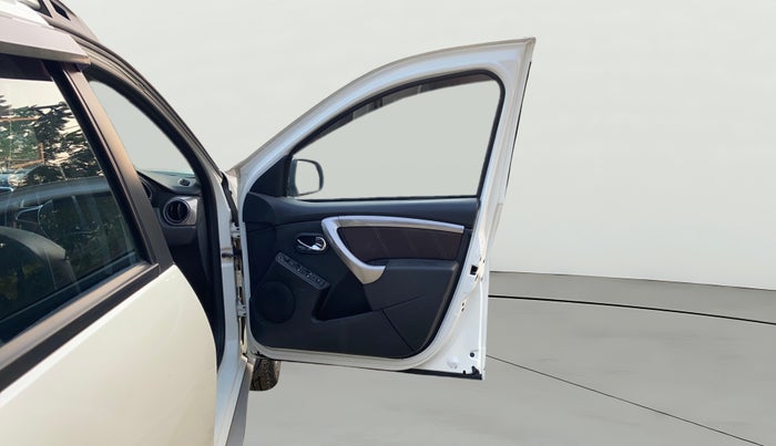 2021 Renault Duster RXZ 1.5 PETROL MT, Petrol, Manual, 67,391 km, RHS Front Door