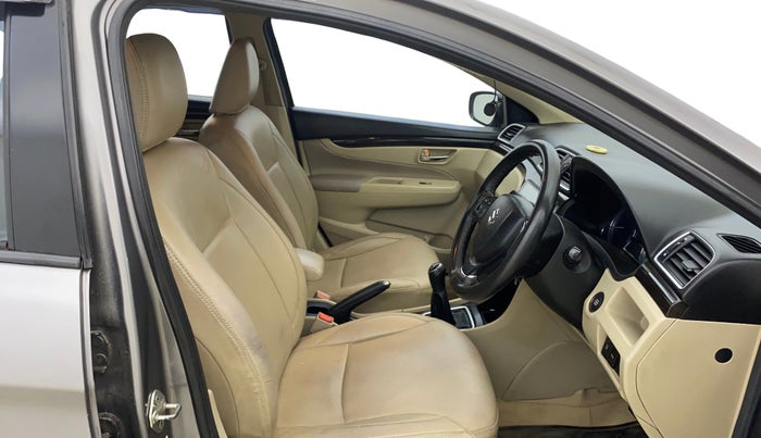 2017 Maruti Ciaz ZDI SHVS, Diesel, Manual, 68,320 km, Right Side Front Door Cabin