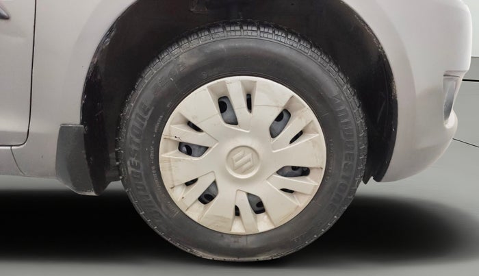 2014 Maruti Swift VXI, Petrol, Manual, 77,393 km, Right Front Wheel