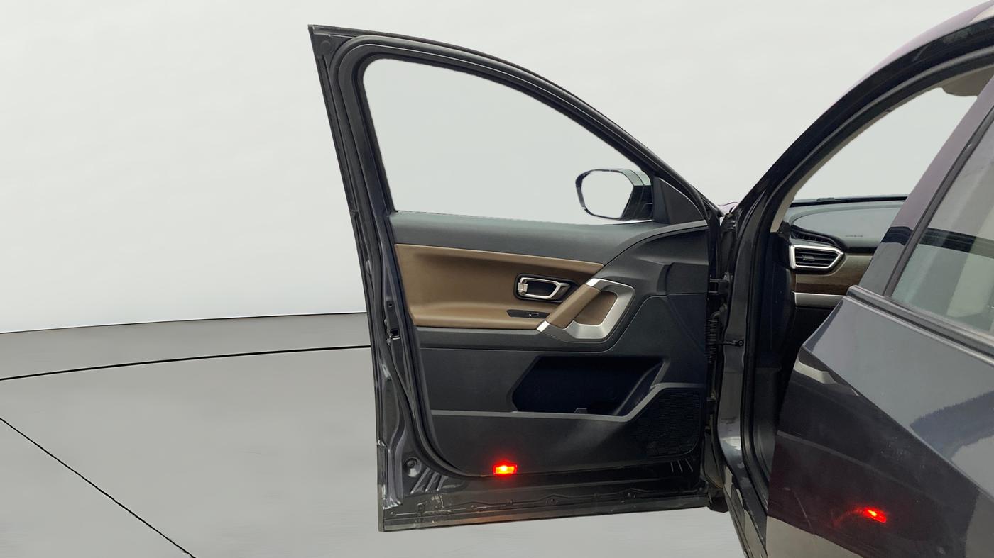 2021 Tata Harrier XZA 2.0L, Diesel, Automatic, 42,676 km, LHS Front Door