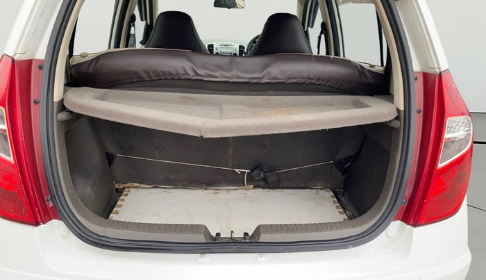 2015 Hyundai i10 SPORTZ 1.1, Petrol, Manual, 65,071 km, Boot Open Zoomed View