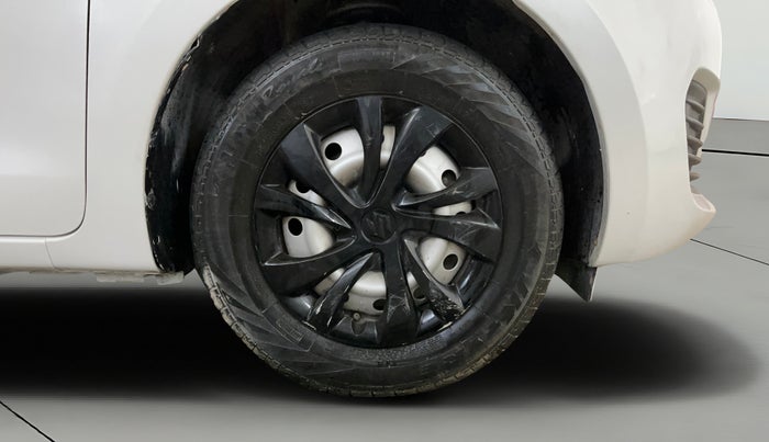 2023 Maruti Swift LXI, Petrol, Manual, 22,795 km, Right Front Wheel