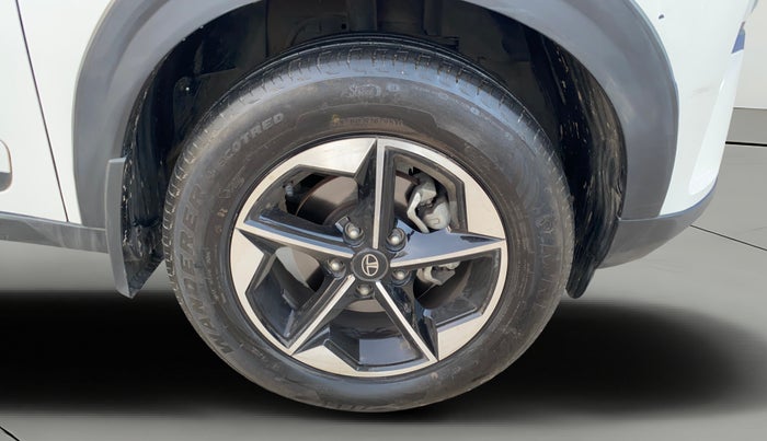 2025 Tata NEXON Fearless Plus (PS) 1.2 iCNG 6MT Dual Tone, CNG, Manual, 8,858 km, Right Front Wheel