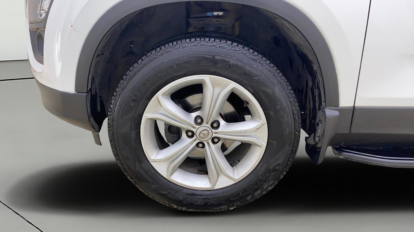 2023 Tata Harrier XTA 2.0L KRYOTEC PLUS, Diesel, Automatic, 1,06,808 km, Left Front Wheel