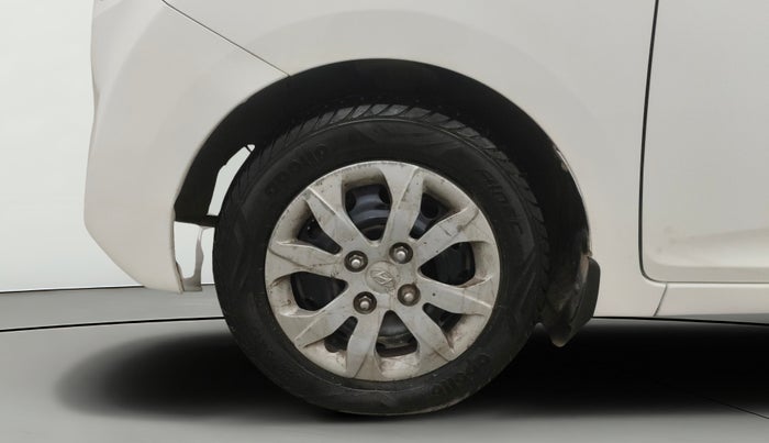 2017 Hyundai Eon SPORTZ, Petrol, Manual, 50,718 km, Left Front Wheel