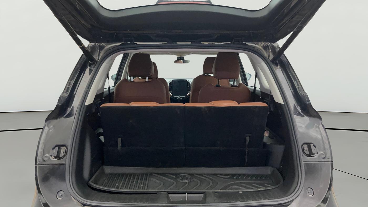 2022 MG HECTOR PLUS SHARP 1.5 PETROL TURBO CVT 6-STR, Petrol, Automatic, 42,456 km, Boot Open Zoomed View