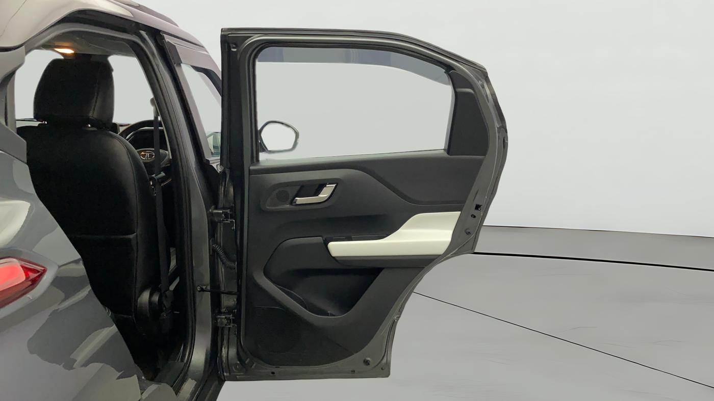 2023 Tata PUNCH CREATIVE  MT, Petrol, Manual, 15,658 km, RHS Rear Door