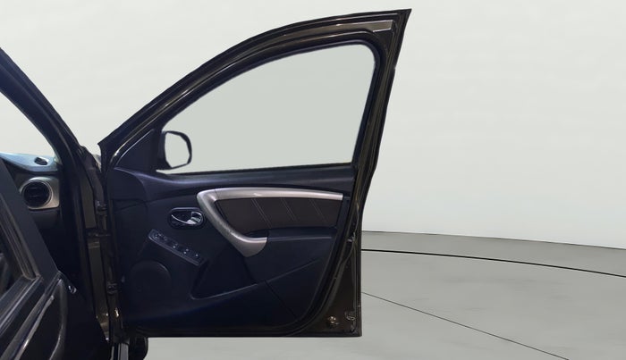 2021 Renault Duster RXZ 1.5 PETROL MT, Petrol, Manual, 85,624 km, RHS Front Door