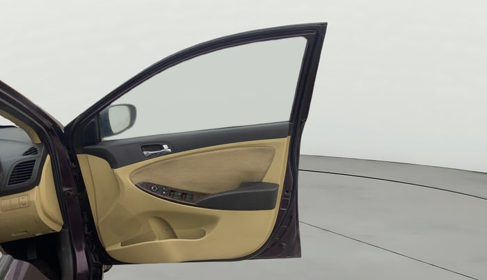 2012 Hyundai Verna FLUIDIC 1.6 VTVT EX, Petrol, Manual, 79,823 km, RHS Front Door