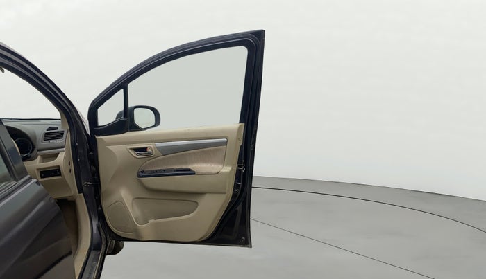 2013 Maruti Ertiga VXI, Petrol, Manual, 52,271 km, RHS Front Door