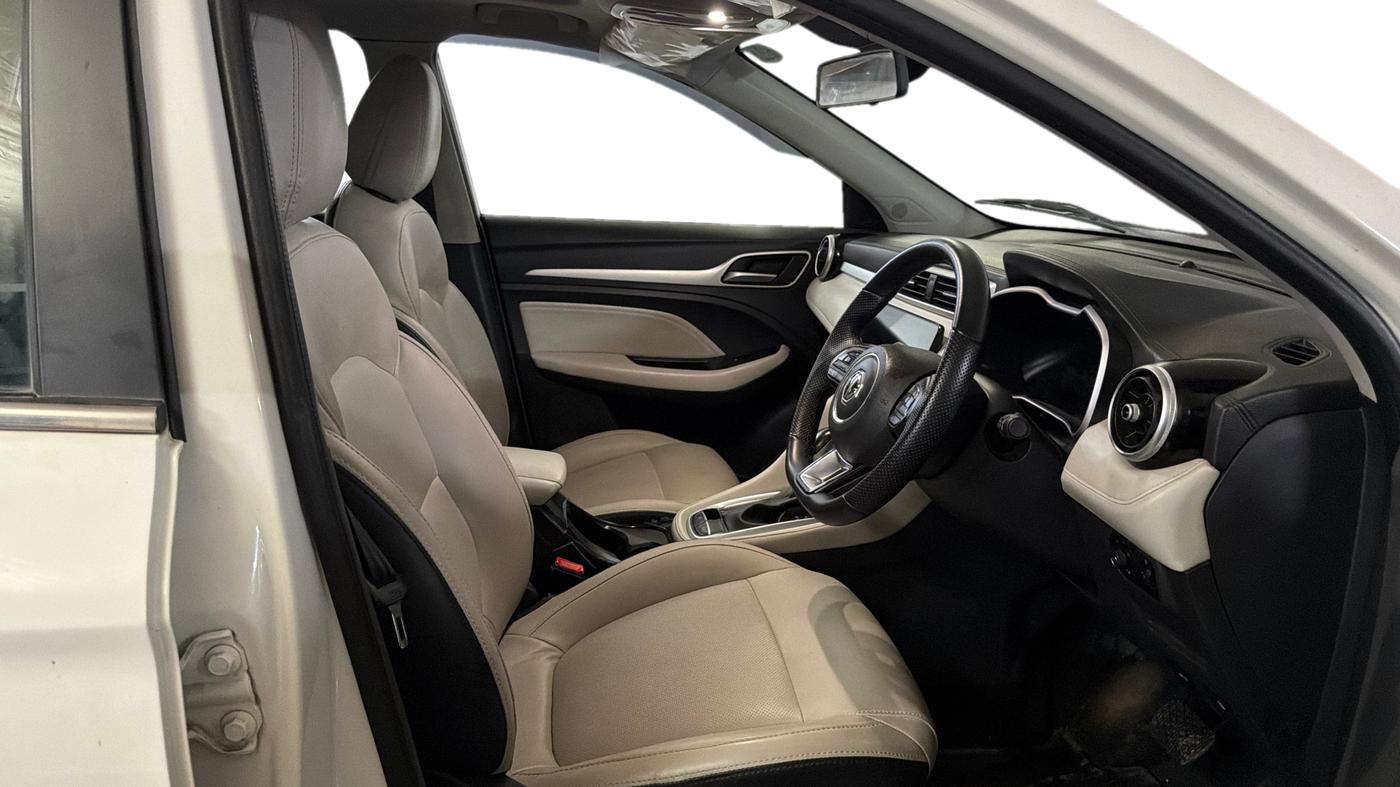 2024 MG ASTOR Select 1.5 CVT (Ivory), Petrol, Automatic, 24,466 km, Right Side Front Door Cabin
