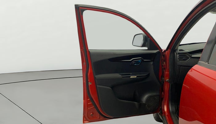 2017 Mahindra KUV 100 NXT K8 P 6 STR DUAL TONE, Petrol, Manual, 40,703 km, LHS Front Door