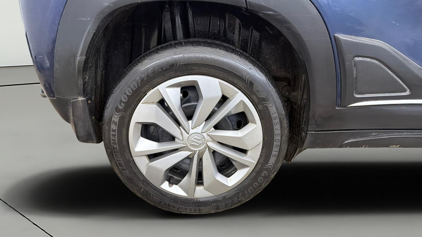 2023 Maruti FRONX DELTA 1.2 AGS, Petrol, Automatic, 39,967 km, Right Rear Wheel