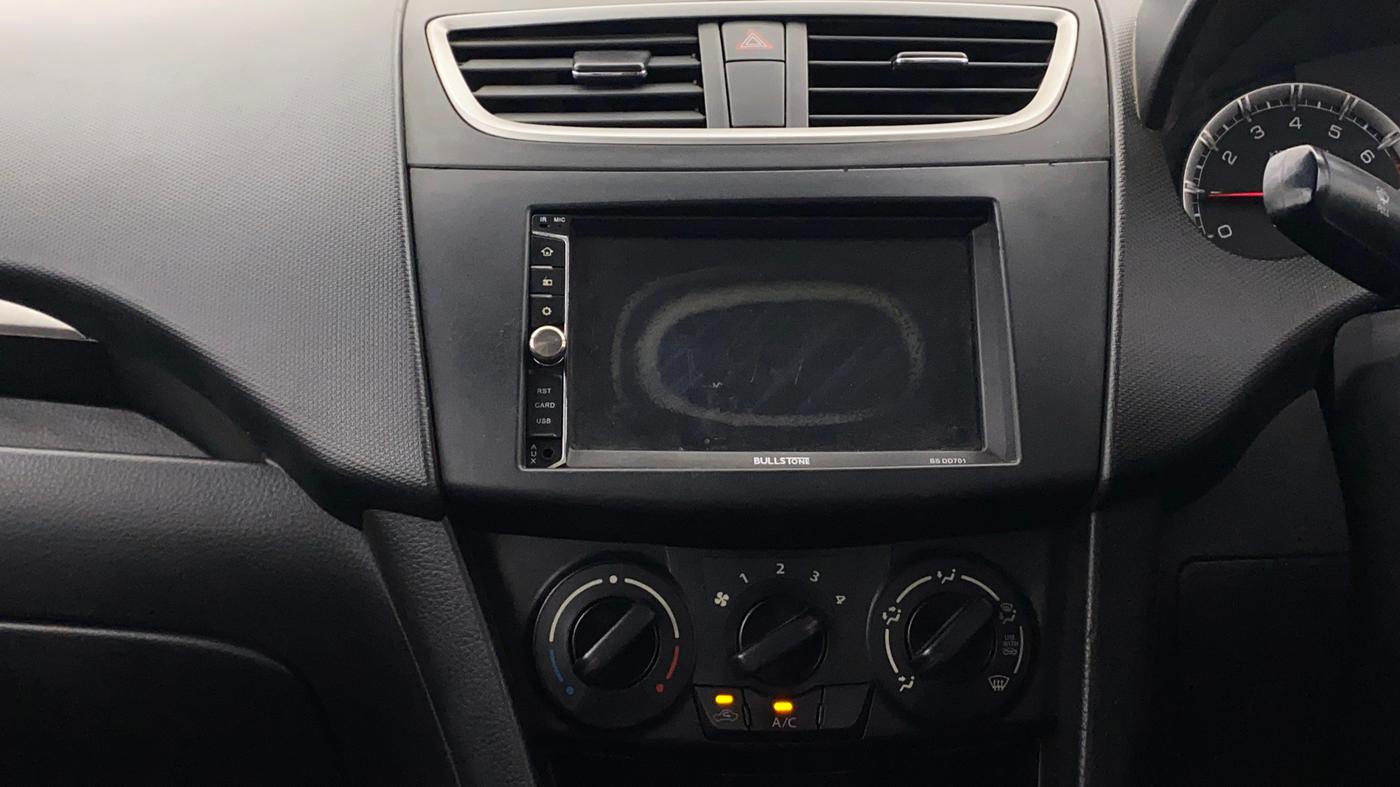 2015 Maruti Swift VXI, Petrol, Manual, 46,984 km, Air Conditioner