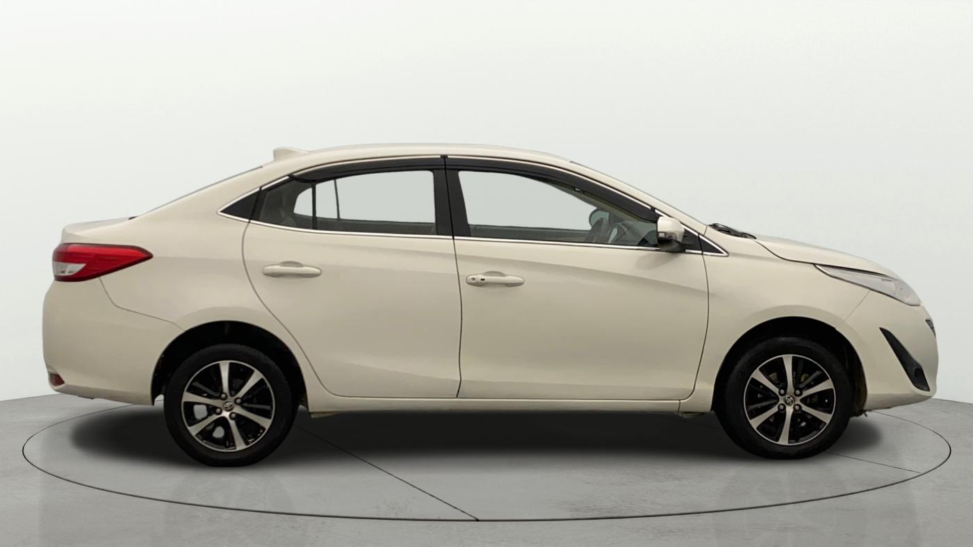 2021 Toyota YARIS G MT, Petrol, Manual, 98,918 km, Right Side View