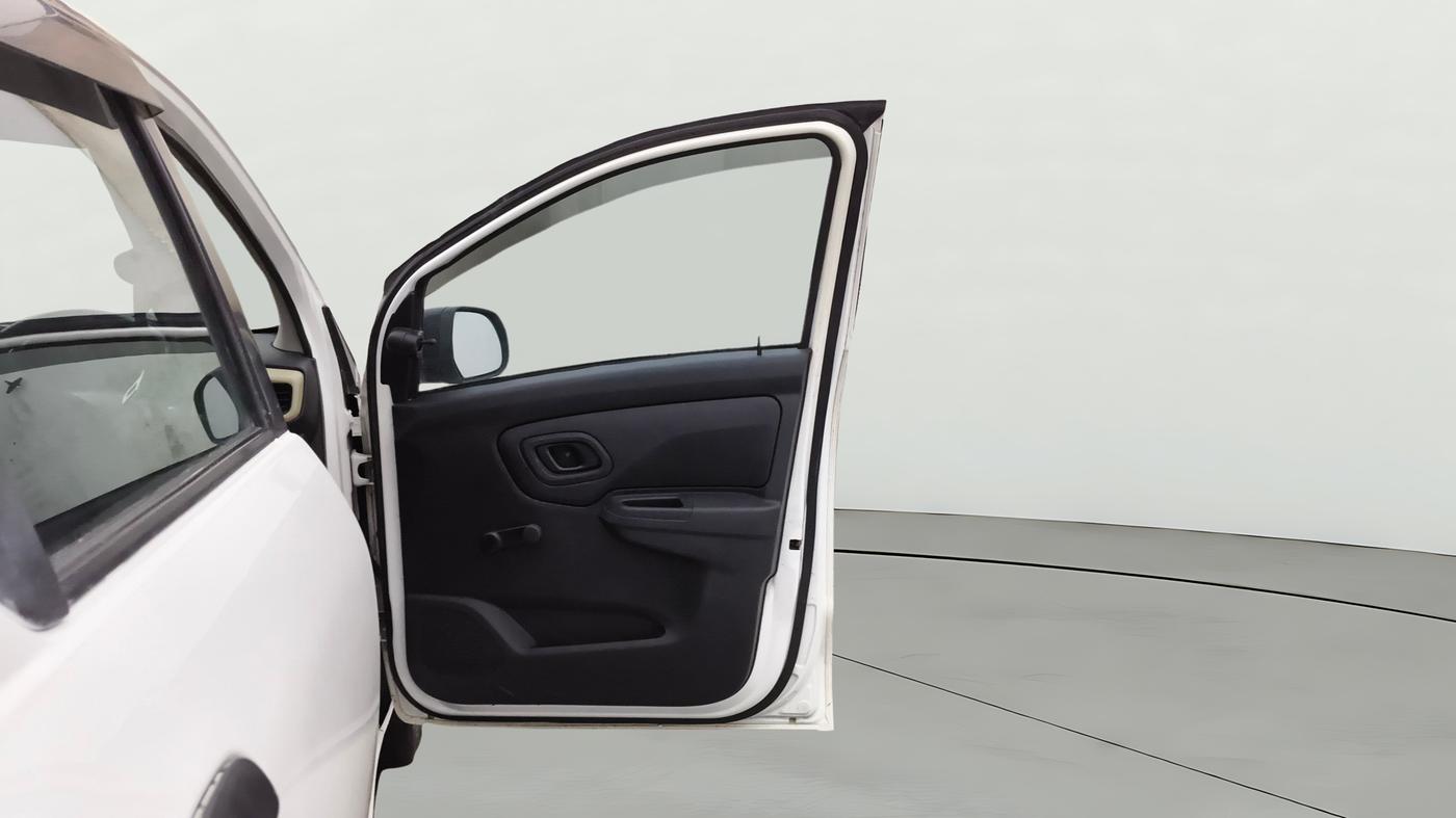 2021 Datsun Redi Go A, Petrol, Manual, 92,349 km, RHS Front Door