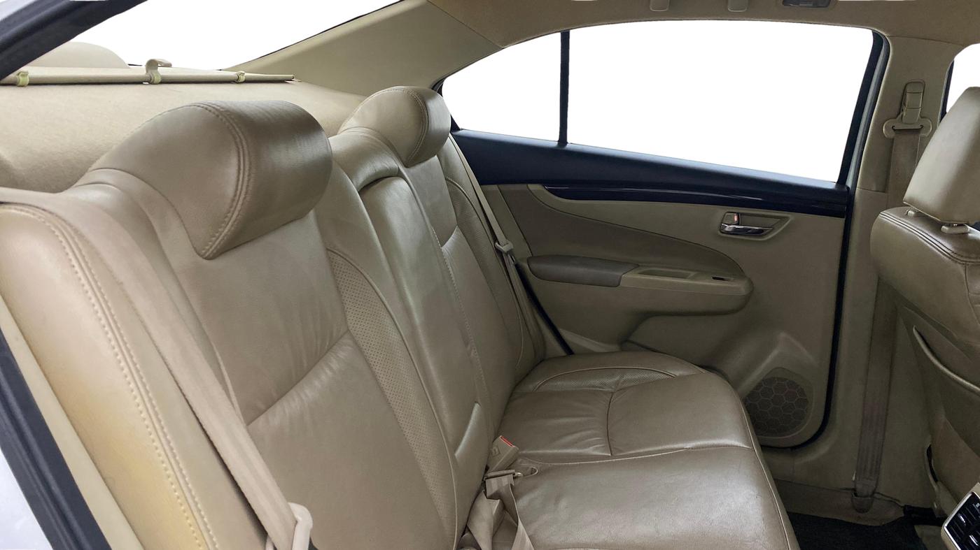 2016 Maruti Ciaz ZXI+ AT, Petrol, Automatic, 65,370 km, Right Side Rear Door Cabin