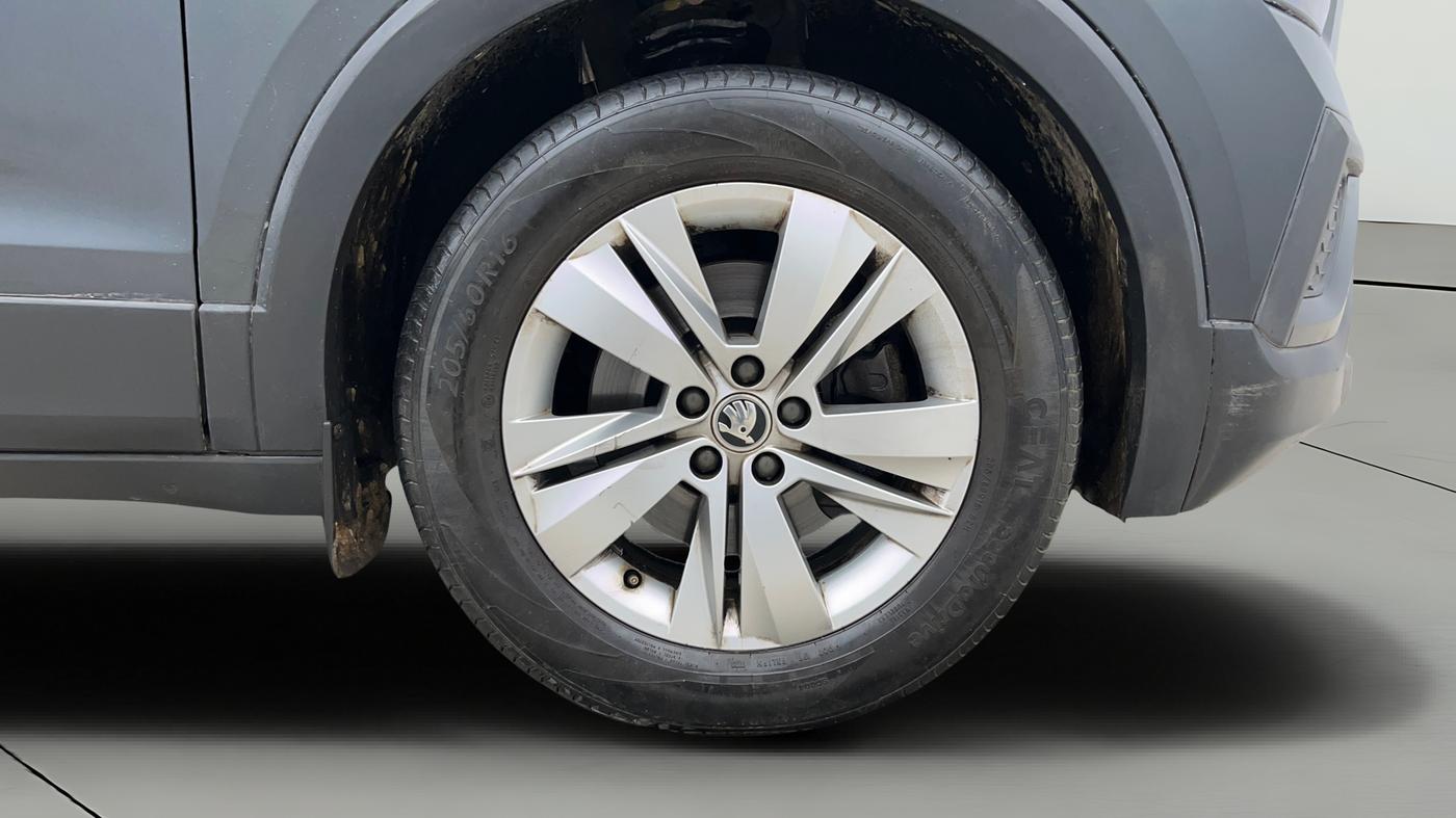2023 Skoda KUSHAQ AMBITION 1.5 TSI MT, Petrol, Manual, 51,259 km, Right Front Wheel