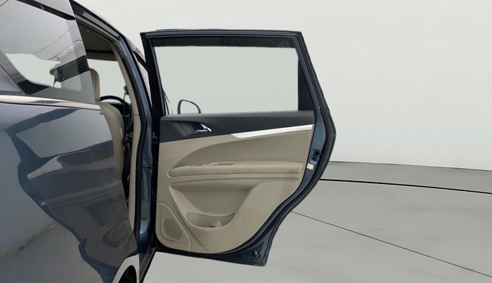 2019 Mahindra MARAZZO M6 8 STR, Diesel, Manual, 81,371 km, RHS Rear Door