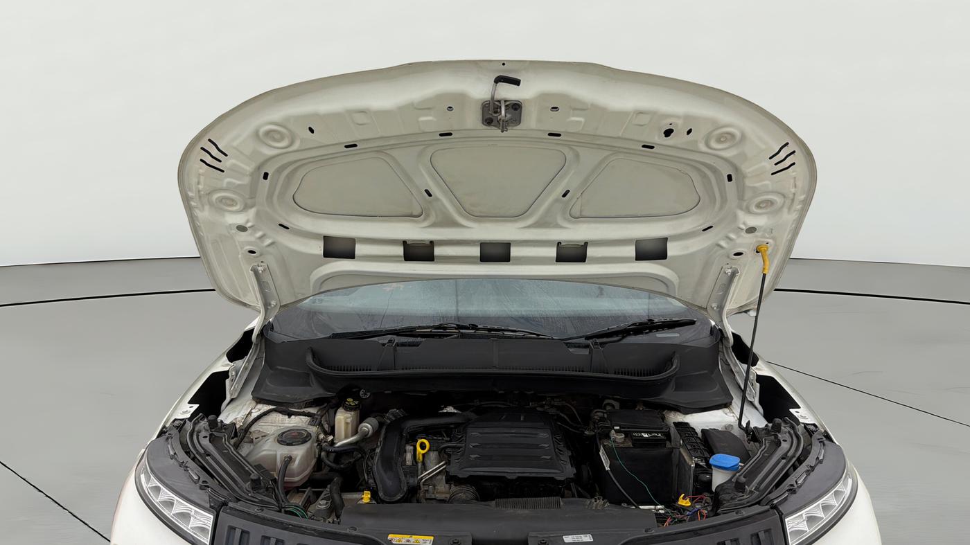 2025 Skoda Kylaq Signature, Petrol, Manual, 19,275 km, Open Bonet