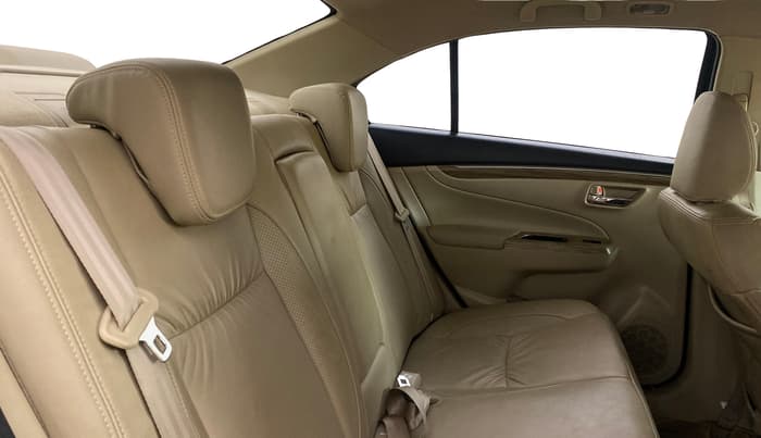 2022 Maruti Ciaz ALPHA  AT 1.5 SHVS PETROL, Petrol, Automatic, 21,936 km, Right Side Rear Door Cabin