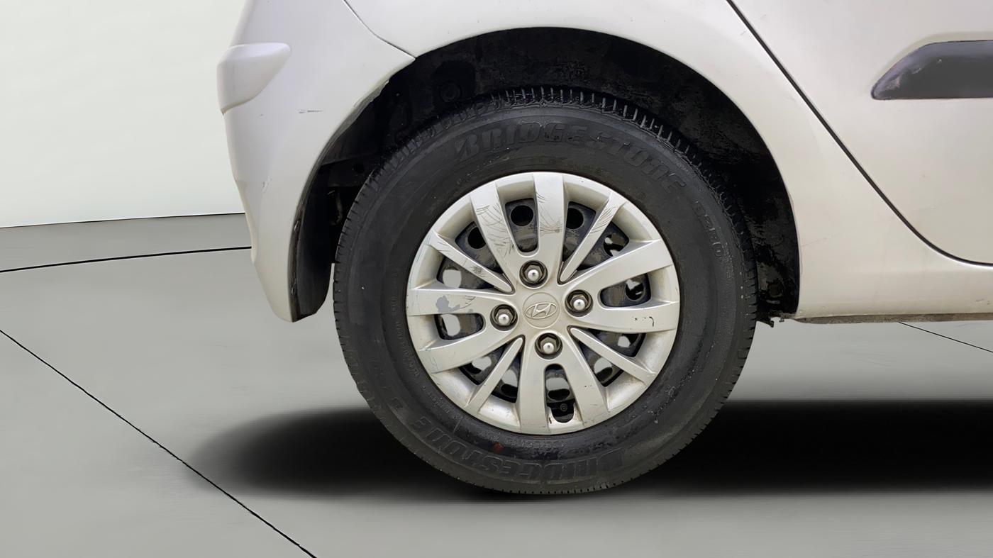 2014 Hyundai i10 SPORTZ 1.1, Petrol, Manual, 40,814 km, Right Rear Wheel