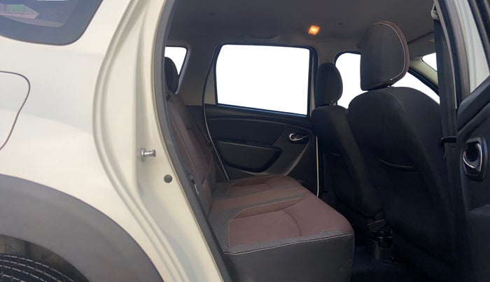 2021 Renault Duster RXZ 1.5 PETROL MT, Petrol, Manual, 1,10,497 km, Right Side Rear Door Cabin