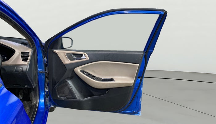 2017 Hyundai Elite i20 SPORTZ 1.2, Petrol, Manual, 1,17,819 km, RHS Front Door