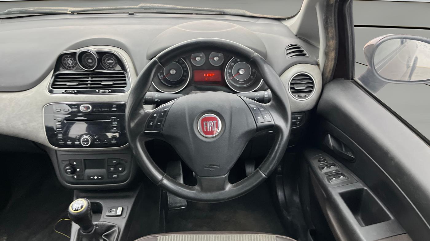 2014 Fiat Avventura EMOTION MULTIJET 1.3, Diesel, Manual, 1,11,987 km, Steering Wheel Close Up