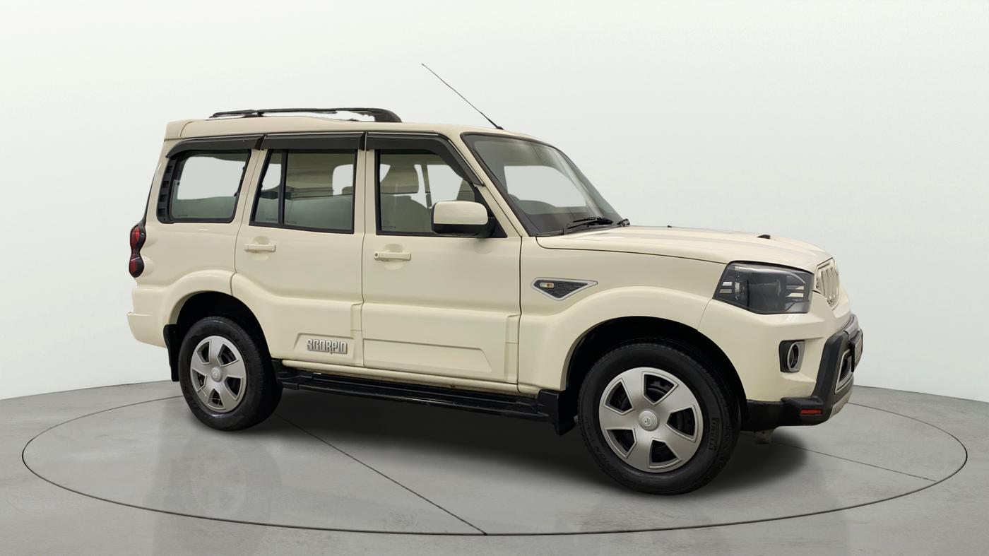 2018 Mahindra Scorpio S7, Diesel, Manual, 48,995 km, Right Front Diagonal