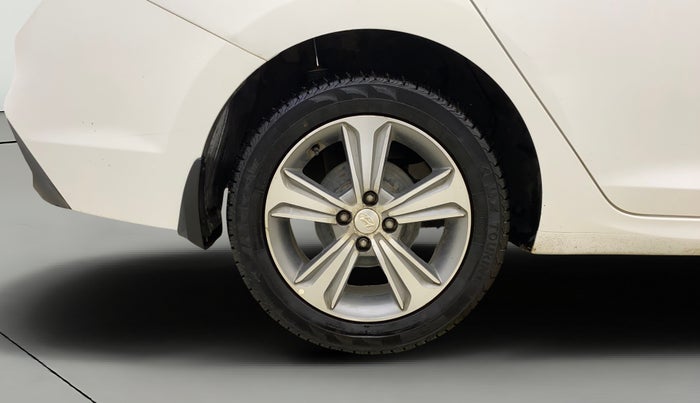 2018 Hyundai Verna 1.6 VTVT SX O, Petrol, Manual, 32,054 km, Right Rear Wheel