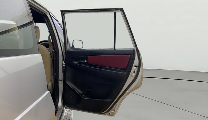 2014 Toyota Innova 2.5 GX 8 STR, Diesel, Manual, 73,319 km, RHS Rear Door