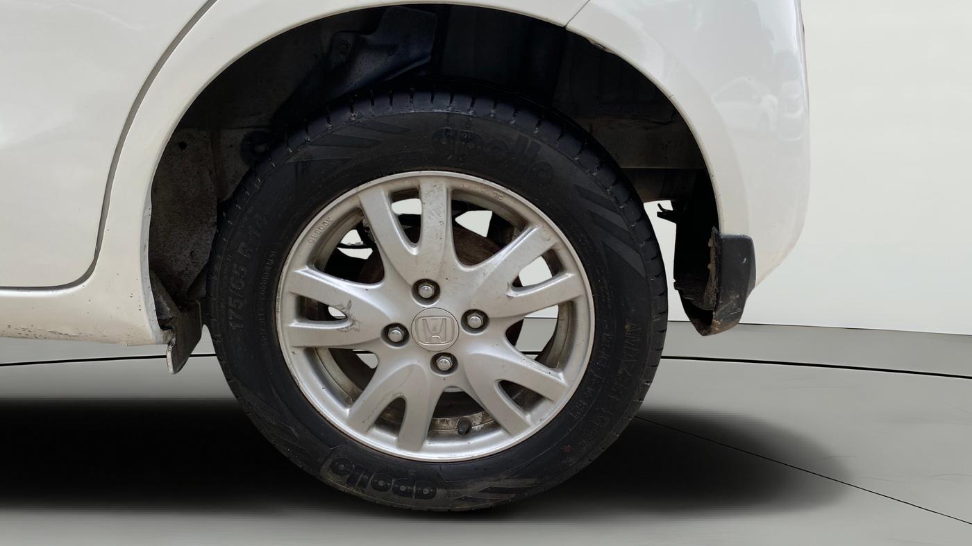 2014 Honda Brio VX AT, Petrol, Automatic, 45,258 km, Left Rear Wheel