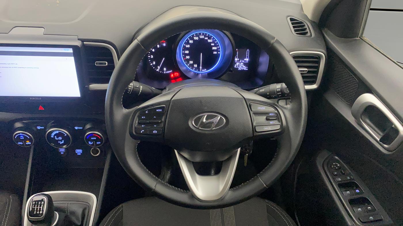 2021 Hyundai VENUE SX 1.5 CRDI, Diesel, Manual, 30,500 km, Steering Wheel Close Up