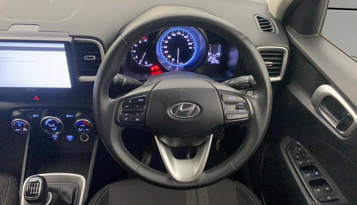 2021 Hyundai VENUE SX 1.5 CRDI, Diesel, Manual, 30,409 km, Steering Wheel Close Up