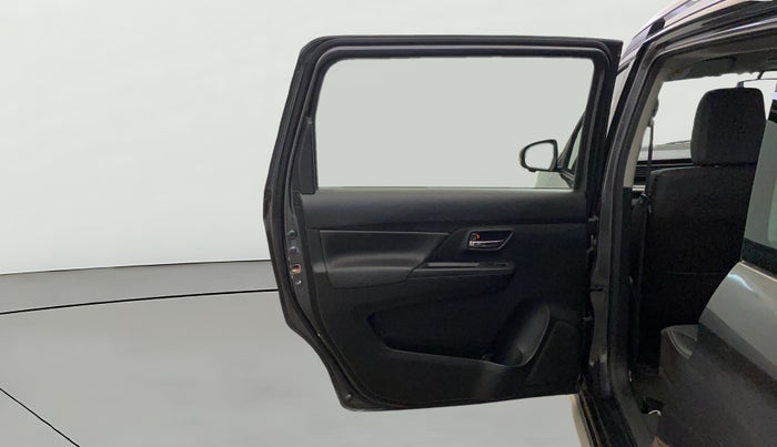 2025 Maruti XL6 ALPHA AT, Petrol, Automatic, 19,583 km, LHS Rear Door