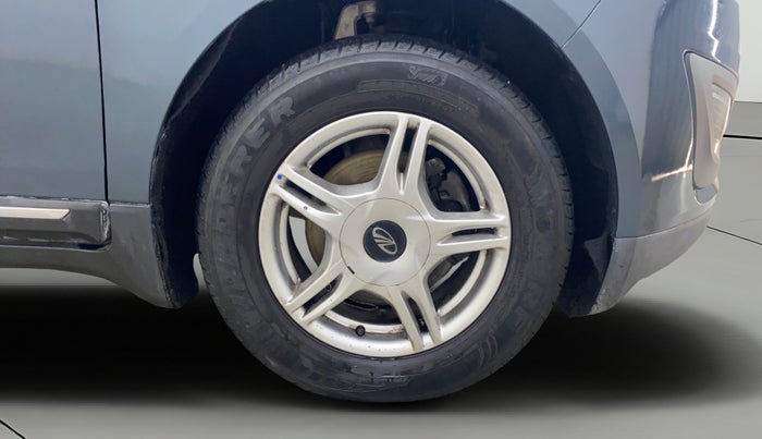 2018 Mahindra MARAZZO M6 7 STR, Diesel, Manual, 30,656 km, Right Front Wheel