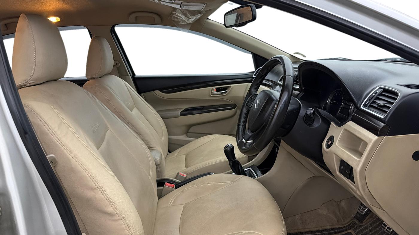 2017 Maruti Ciaz ALPHA 1.4 PETROL, Petrol, Manual, 36,276 km, Right Side Front Door Cabin