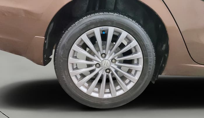 2018 Maruti Ciaz ALPHA  AT 1.4  PETROL, Petrol, Automatic, 1,19,600 km, Right Rear Wheel