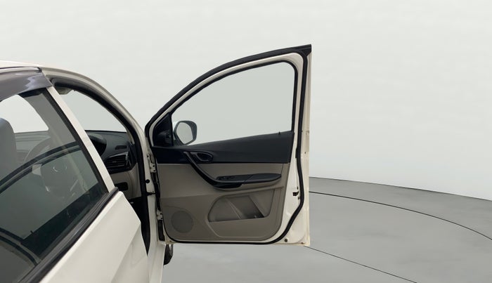 2017 Tata Tiago XT PETROL, Petrol, Manual, 61,022 km, RHS Front Door