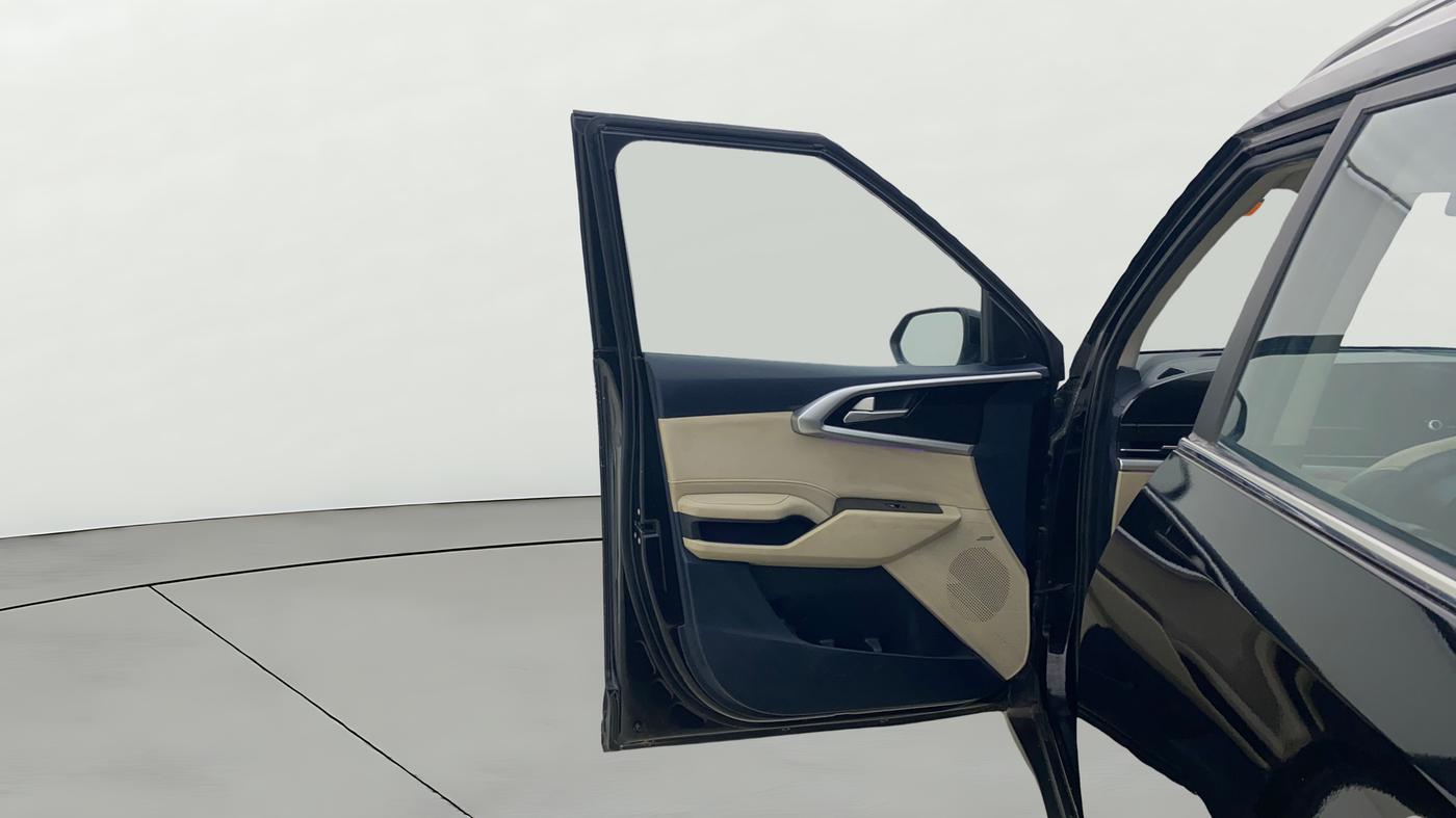 2022 KIA CARENS LUXURY PLUS 1.5 DIESEL AT 6 STR, Diesel, Automatic, 74,209 km, LHS Front Door