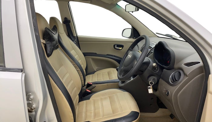 2013 Hyundai i10 MAGNA 1.2, CNG, Manual, 75,726 km, Right Side Front Door Cabin