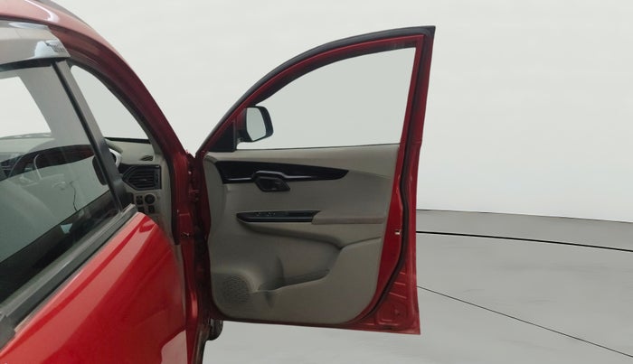 2016 Mahindra Kuv100 K8 D 6 STR, Diesel, Manual, 26,028 km, RHS Front Door