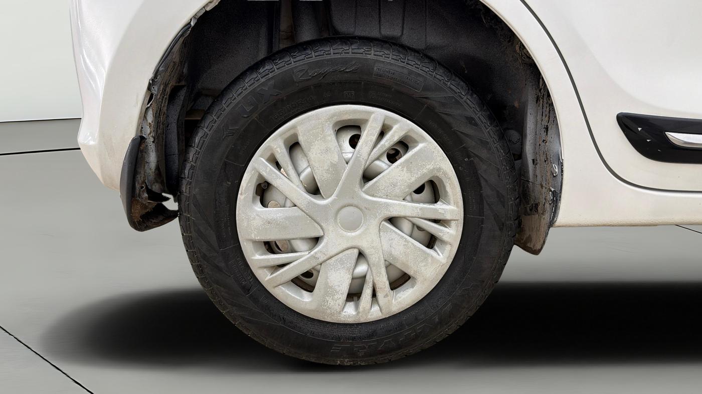 2024 Maruti Swift LXI, Petrol, Manual, 33,170 km, Right Rear Wheel