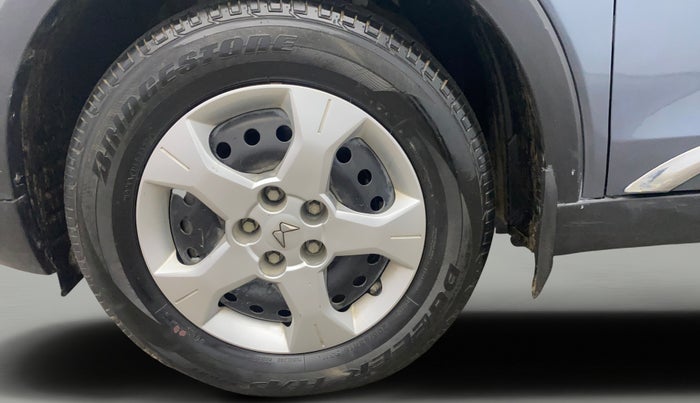 2022 Mahindra XUV300 W6 1.2 PETROL, Petrol, Manual, 18,846 km, Left Front Wheel