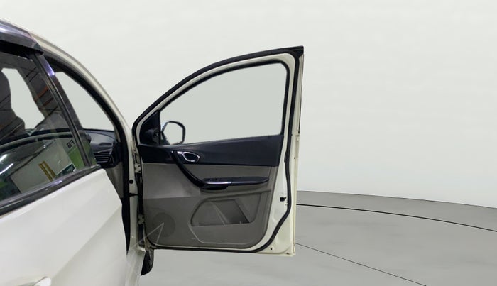 2017 Tata Tiago XZ PETROL, Petrol, Manual, 73,243 km, RHS Front Door