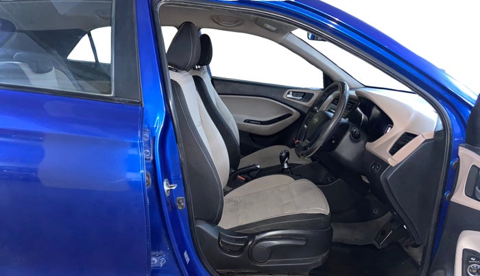 2016 Hyundai Elite i20 ASTA 1.4 CRDI (O), Diesel, Manual, 1,32,949 km, Right Side Front Door Cabin