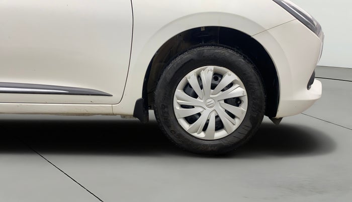 2024 Maruti Swift VXi (O), Petrol, Manual, 32,231 km, Right Front Wheel