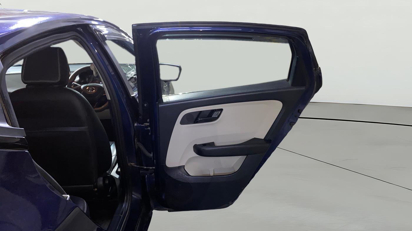 2023 Tata ALTROZ XM PLUS PETROL, Petrol, Manual, 21,889 km, RHS Rear Door