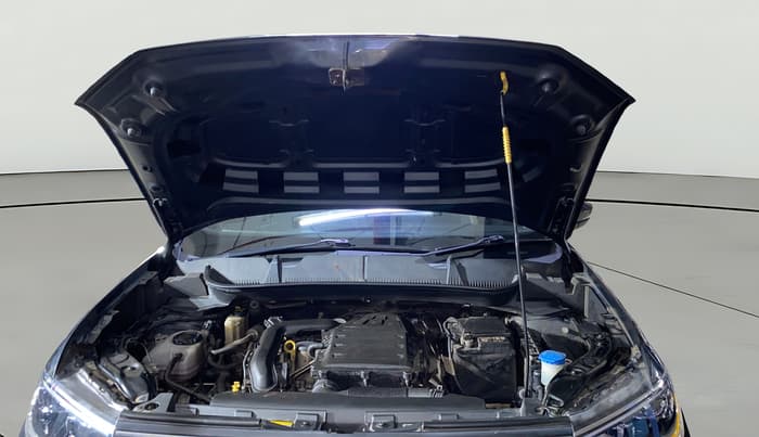2023 Volkswagen TAIGUN TOPLINE 1.0 TSI MT, Petrol, Manual, 39,803 km, Open Bonet